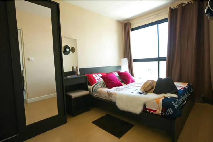 Cozy Huai Khwang by Pat
