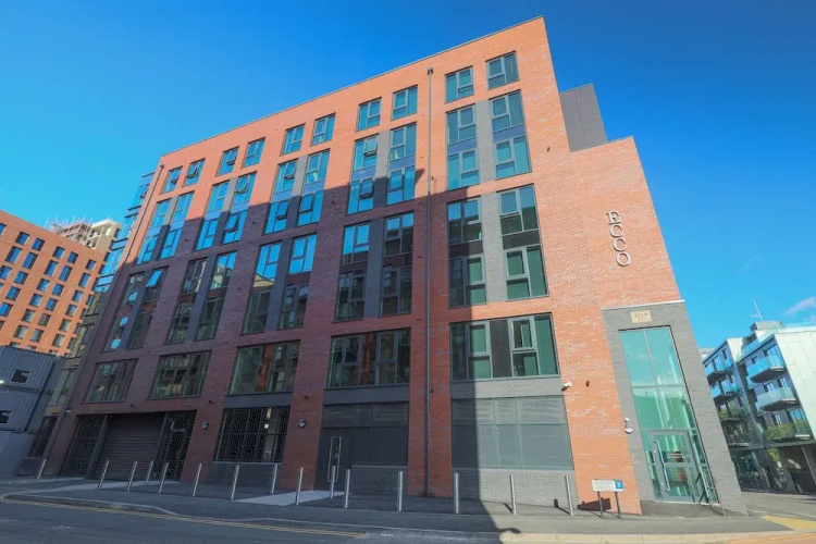 Stunning 3-bed Apartment