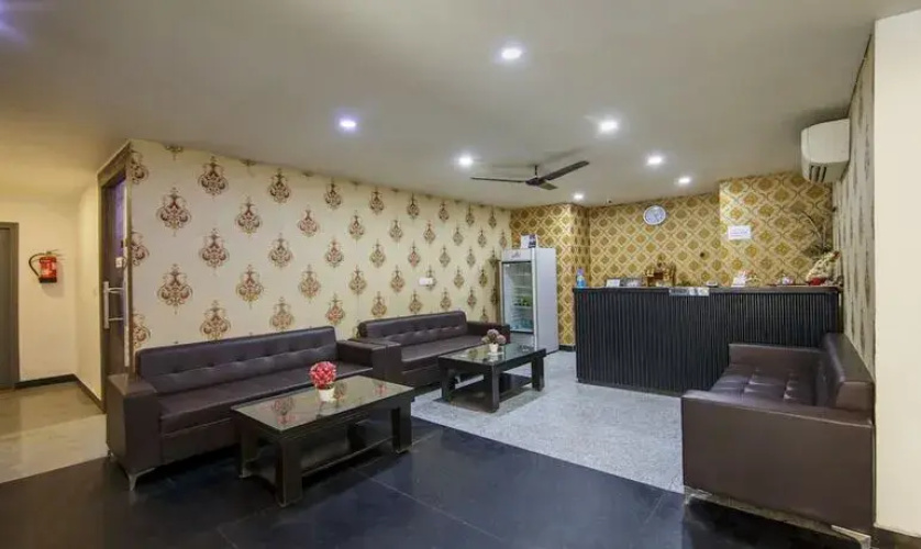 Treebo Noida Express