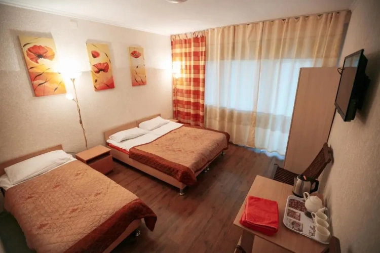 Standard Triple room