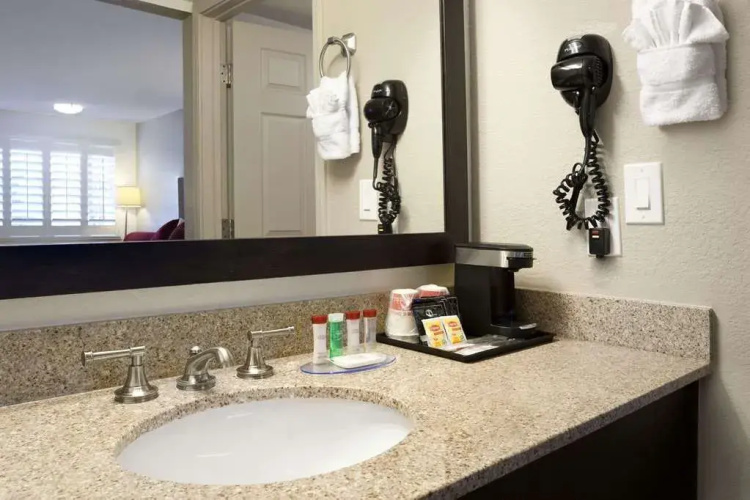 Ramada Tempe/At Arizona Mills Mall