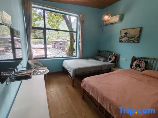 Standard Twin room with river view