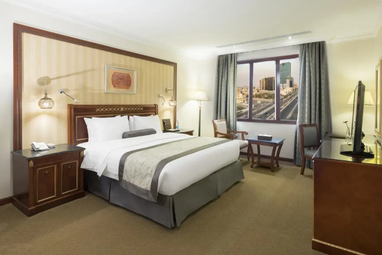 Quiet Shatea Jeddah Hotel