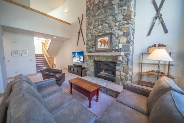 3 Bedrooms Premier room with balcony and with mountain view