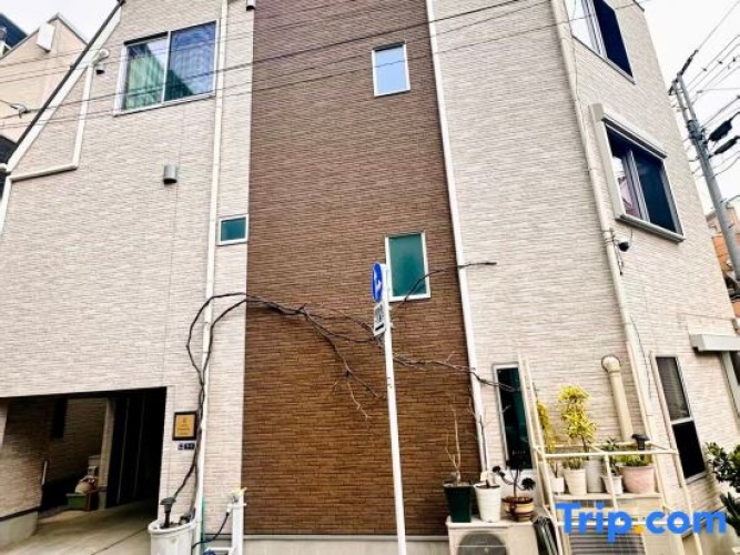 10 minutes to Ueno , Single-family home up to 10 , 3 bedrooms/bathrooms , Free parking