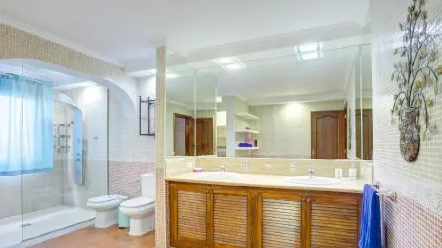 Daniel's Luxury House - Ocean View and Heated Pool