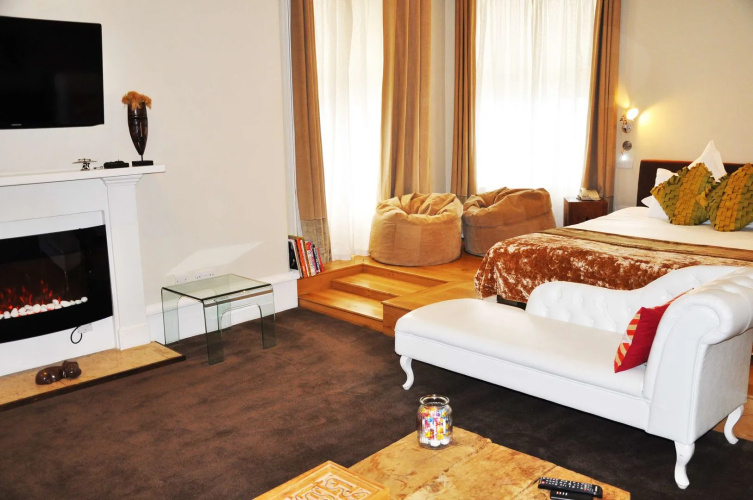 Carmelite Hotel