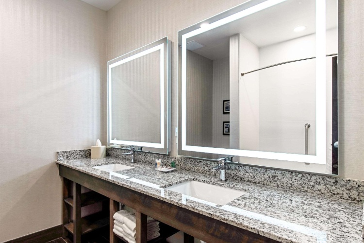 Quadruple Suite