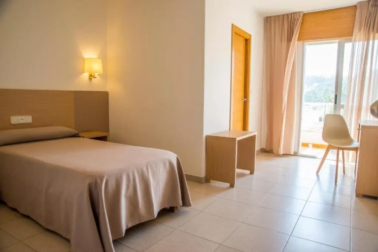 Standard Twin room with view