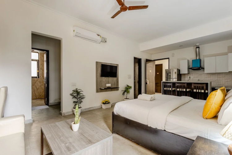 Lime Tree Hotel Golf Course Road Sec-43