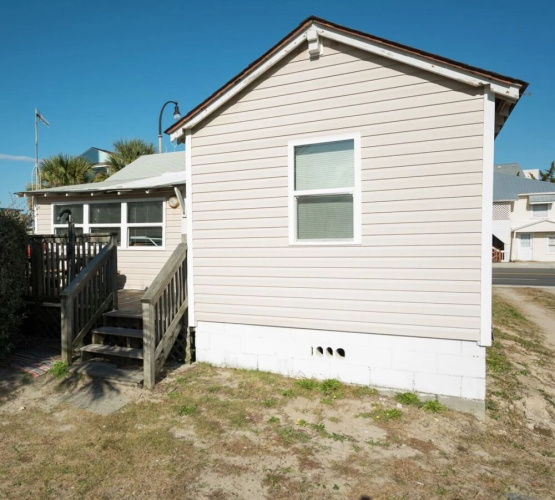 Oceanfront Ocean Drive Cottage