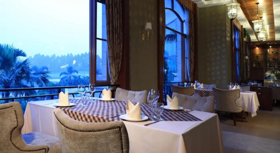 Longcheng Golf Hotel