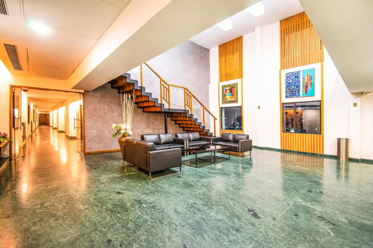 FabHotel Flora