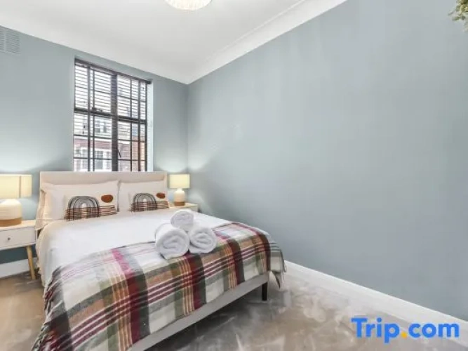 3 Bedrooms Apartment