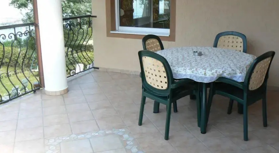 Lomb Apartman