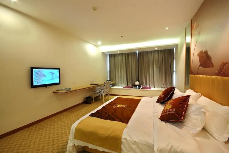 Longquan Xuri Hotel