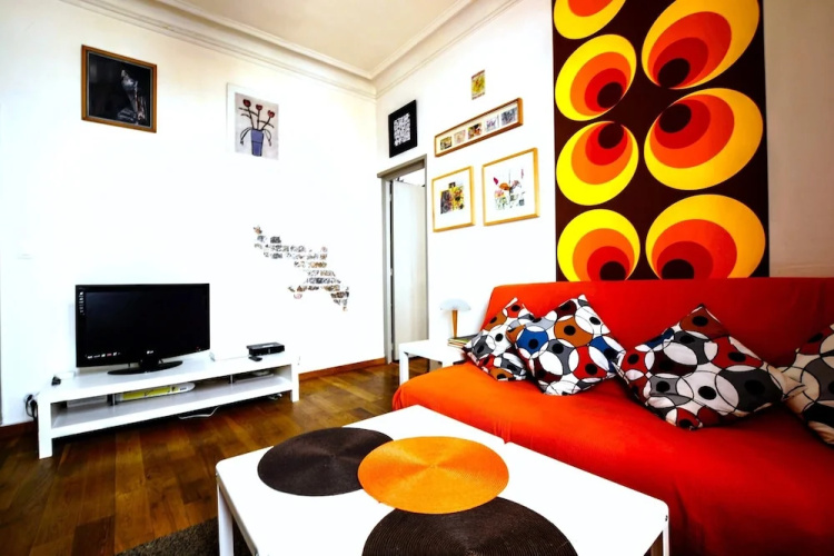 Rustic 1 Bedroom Apartment in Montmarte