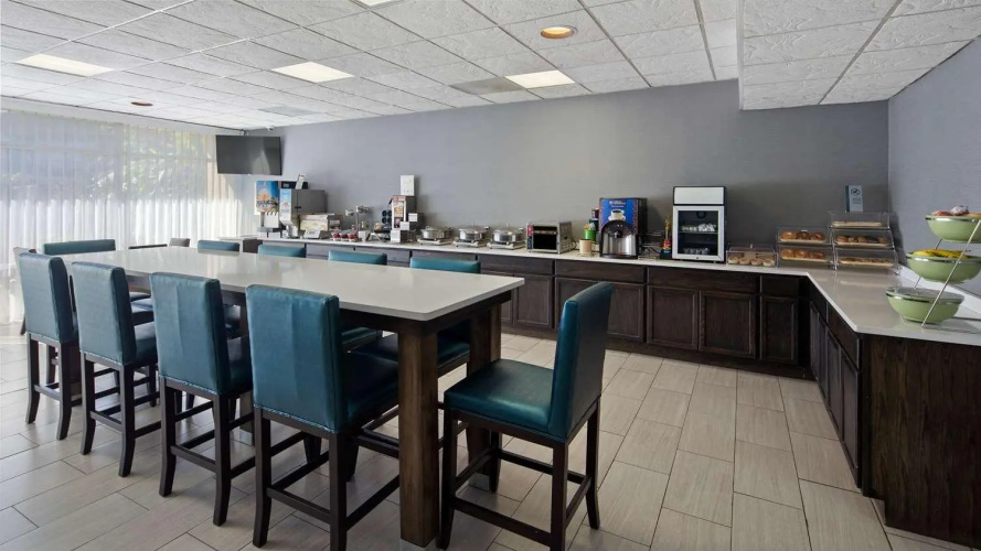 Ramada by Wyndham Cocoa photo 21