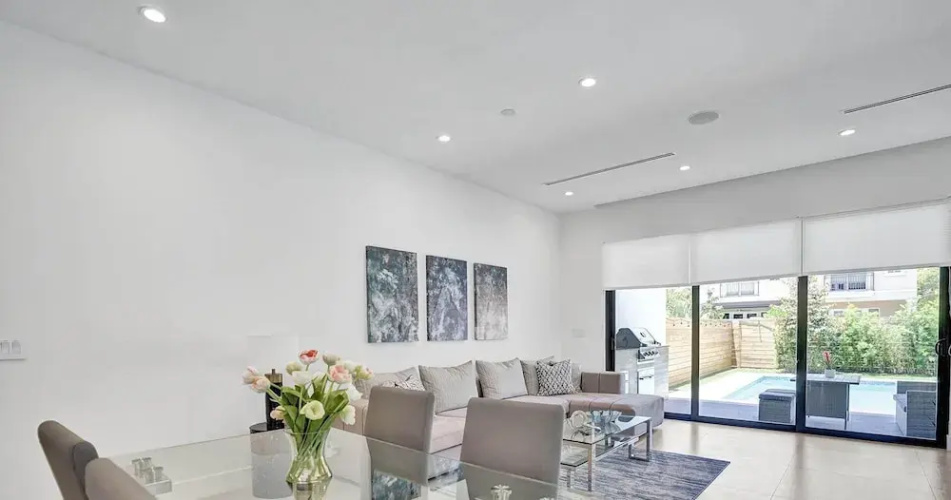 Chic 3BR w/ Pool Near Las Olas Blvd & Beach