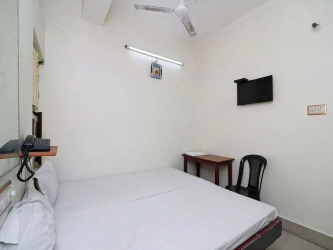 SPOT ON 37503 Hotel Akash