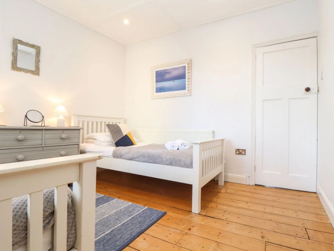 2 Chapel Place