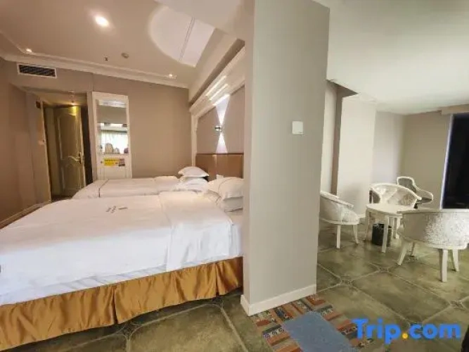 Standard Quadruple Suite