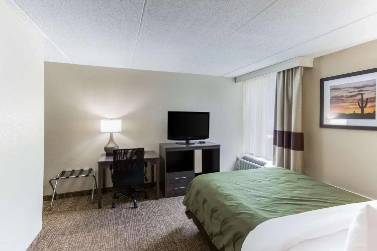 Quality Inn & Suites Plattsburgh