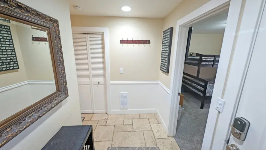 Abbot House 4 2 Bedroom Condo