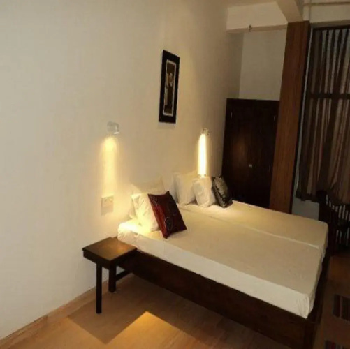 Maple Leaf Hotel