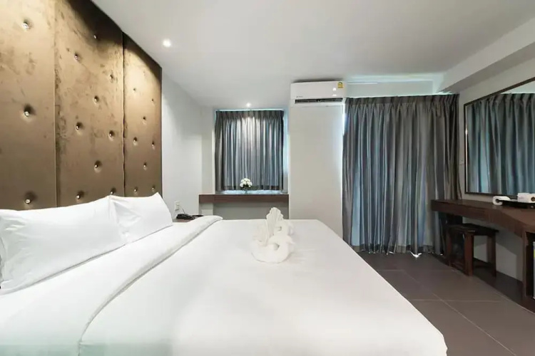 Yamin Seaview Hotel