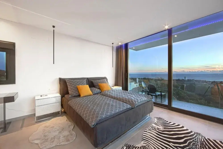 Villa in Marbella With Private Heated Pool