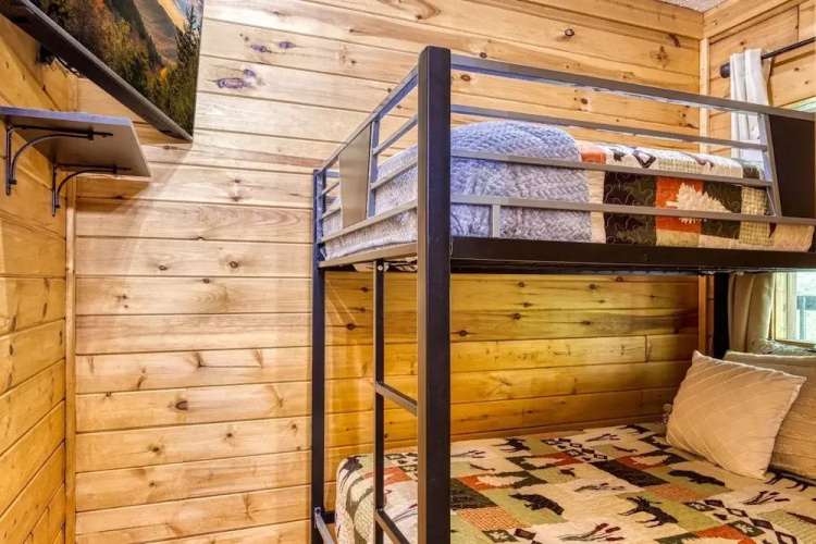 Er80 - Can't Bear To Leave 2 Bedroom Cabin