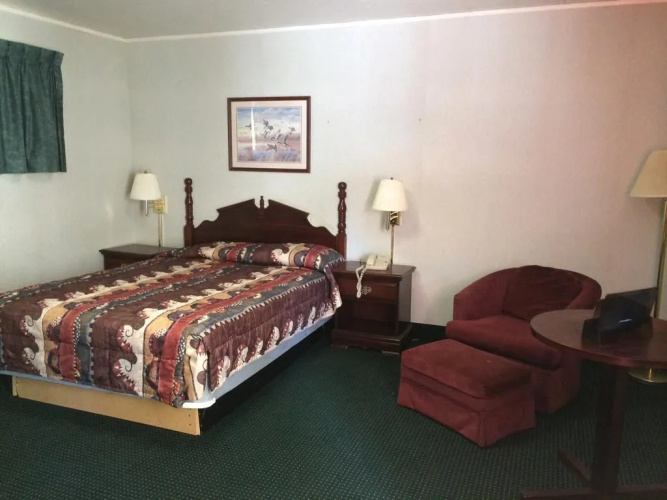Rapids Inn and Suites