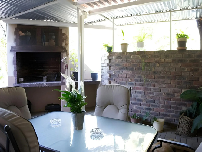 Lily Guesthouse