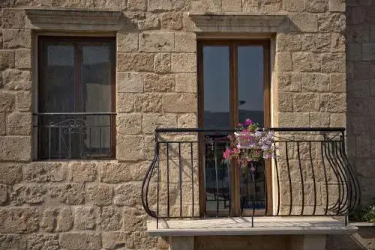 L'Auberge de la Mer Over view