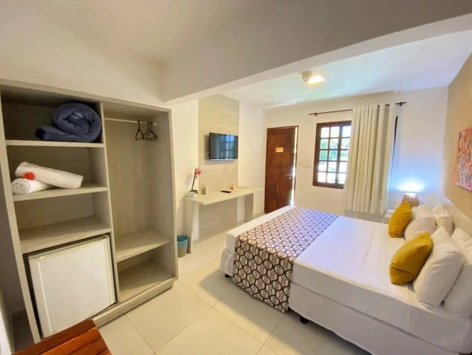 Standard Triple Suite