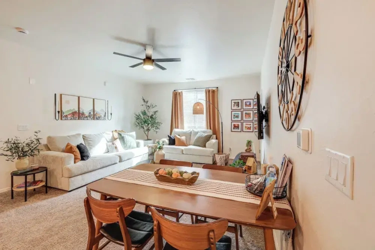 2 Bedrooms Apartment