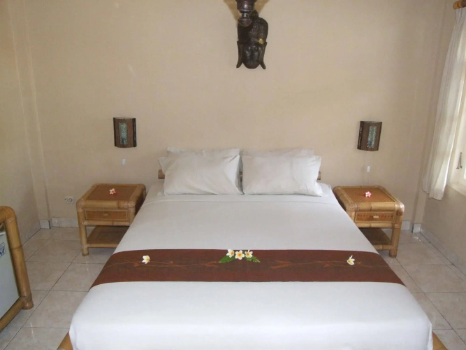 Chonos Hotel Lovina