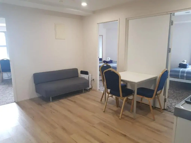 3 Bedrooms Sextuple Apartment