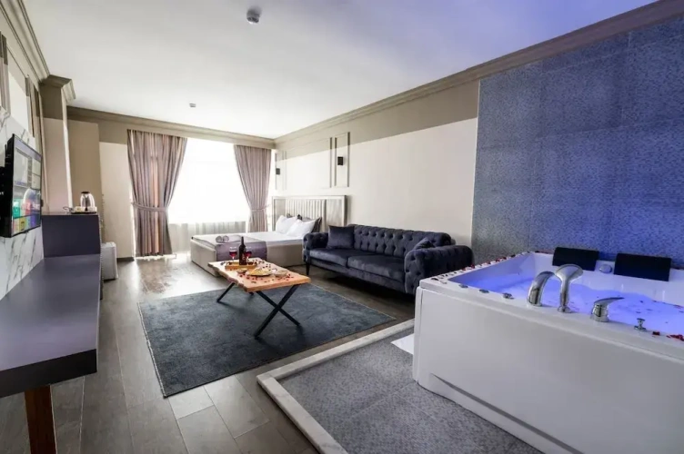 Luxury Suite