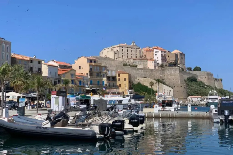 Appartement neuf sur Plage de Calvi Vue Mer