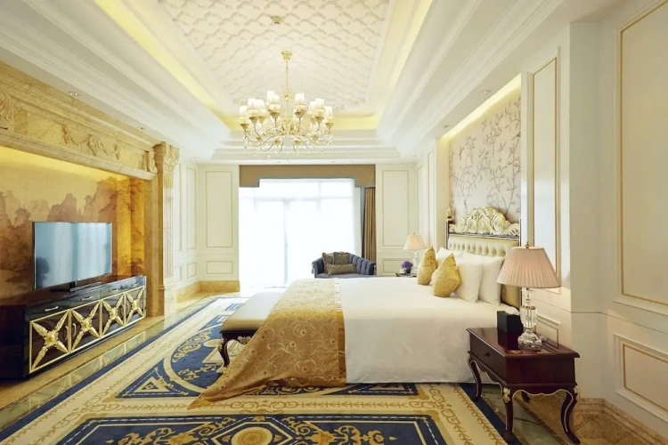 Executive Suite with balcony and with lake view