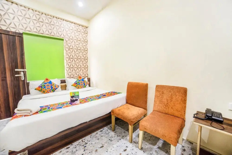 FabHotel Aakarshan Paradise