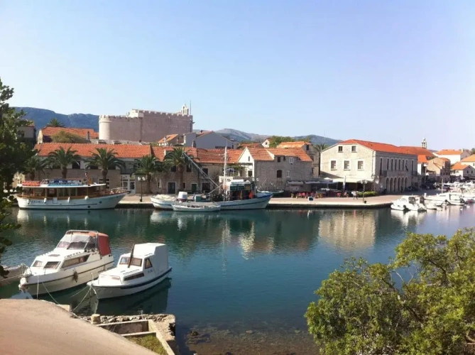 2 Bedrooms Apartment with sea view