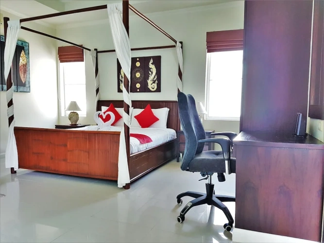 2 Bedrooms Villa
