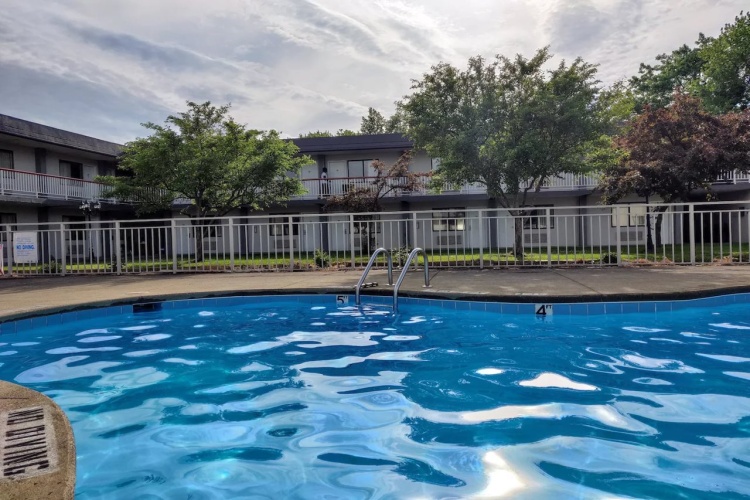 Super 8 By Wyndham Elyria photo 13