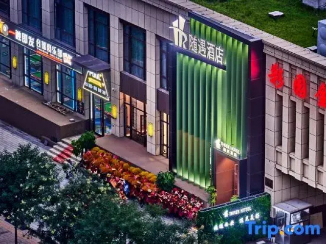 Three Hotel