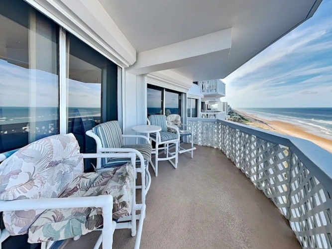 4 Bedrooms Standard room with balcony