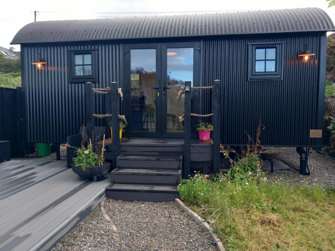 Delightful Shepherds Hut