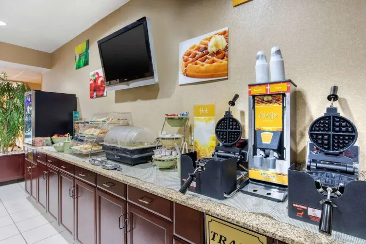 Comfort Inn & Suites